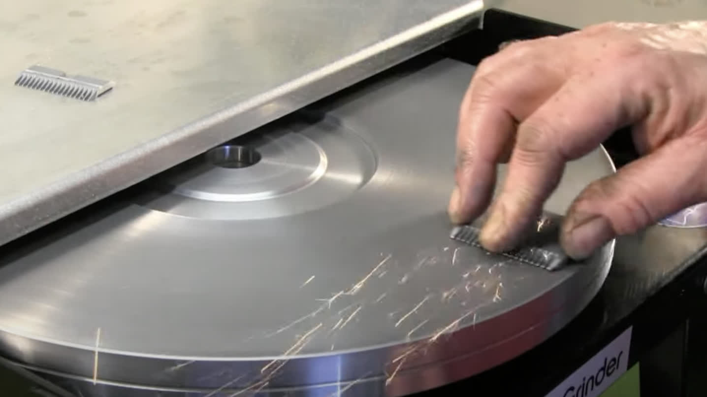 Grinding%20clipper Combe