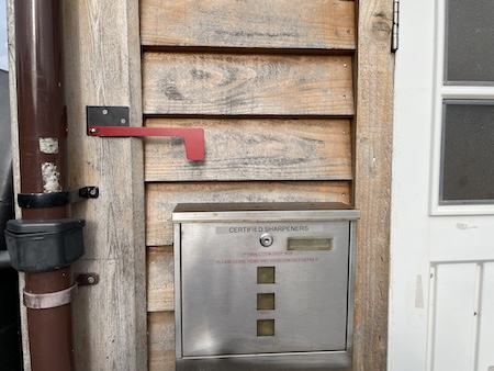 Small drop box flag down