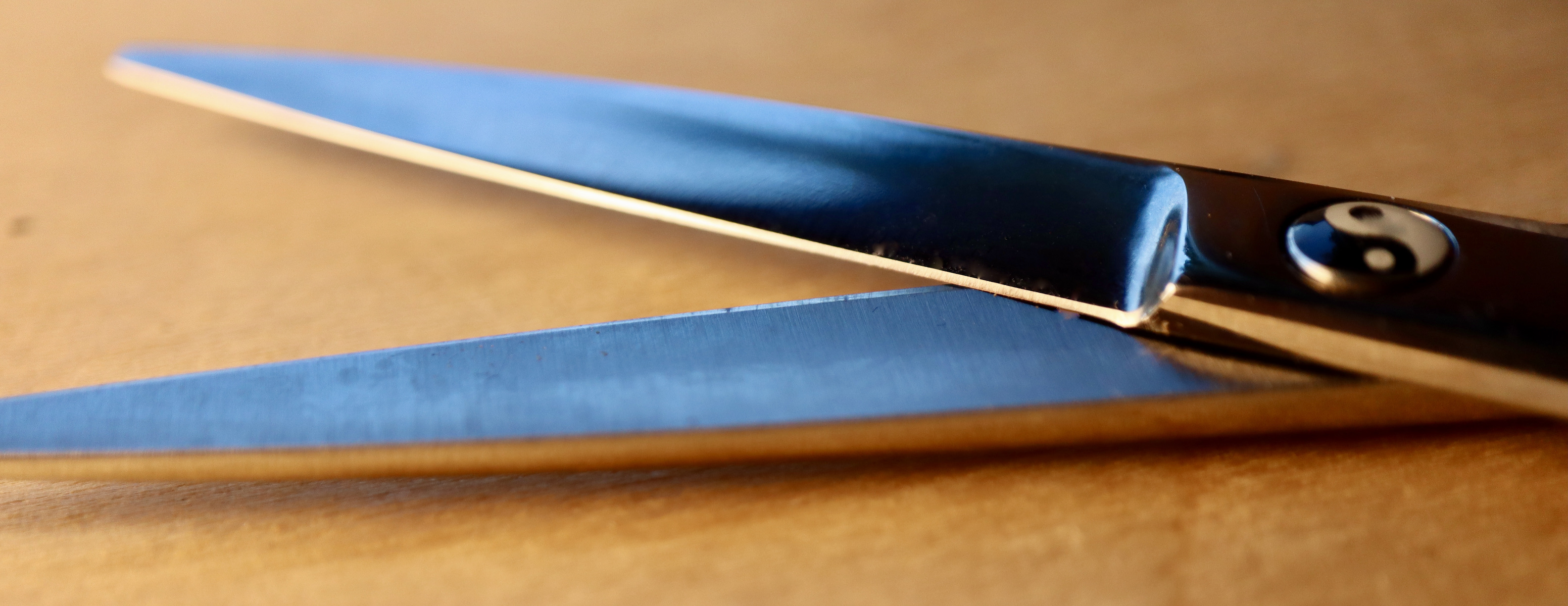 scissors blades open